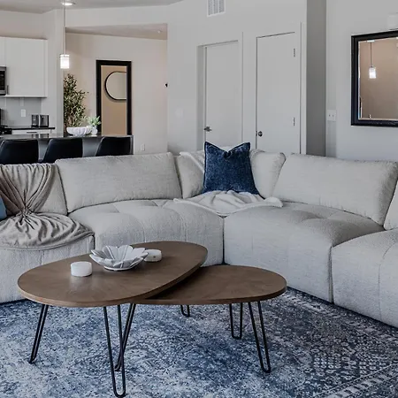 Convention Ctr-Spacious 2Br 2Ba-Spa,Pool,Gym,Pkg